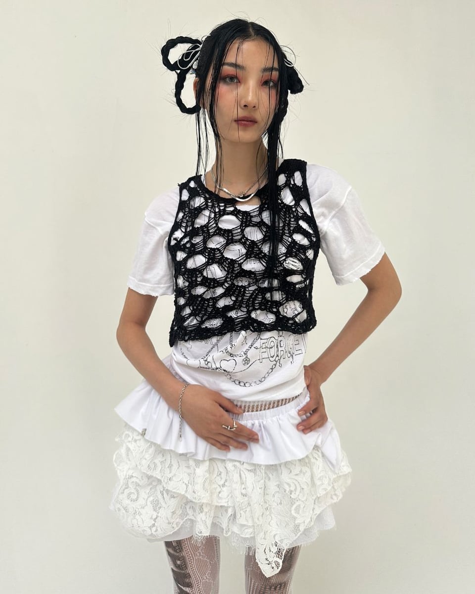 DOLL IN RUINS SKIRT