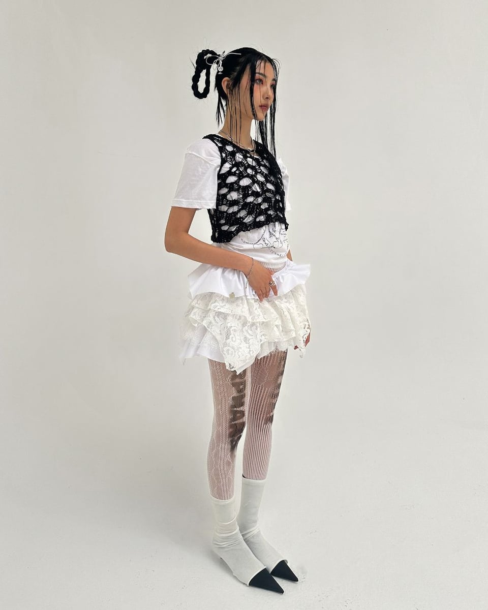 DOLL IN RUINS SKIRT