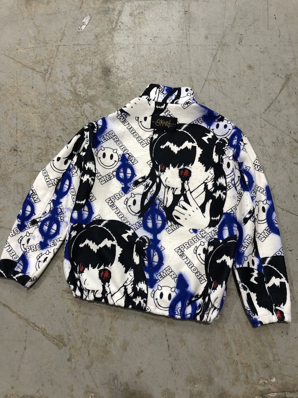 CREEPY COZY TOP