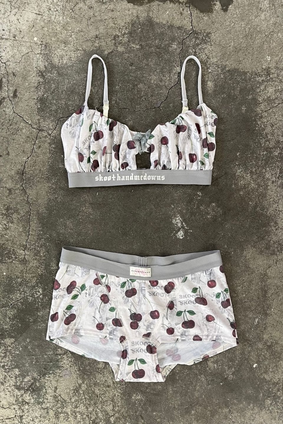 FANTASY PANTY SET CHERRY
