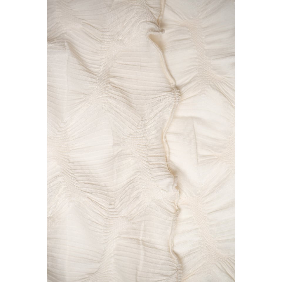 No.018 White Delicato