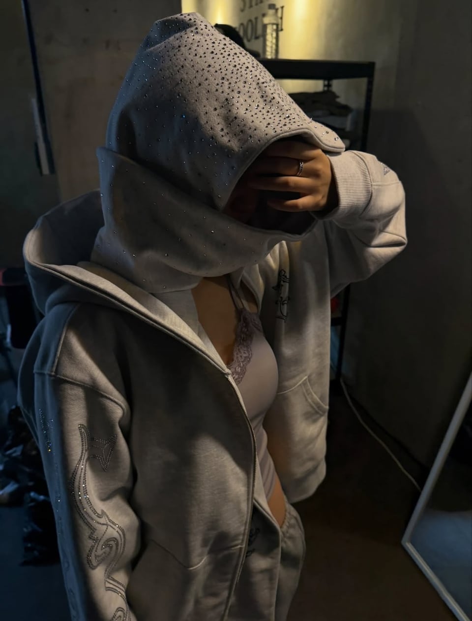 Crystal scale hooded zip-up (Beige Pink)