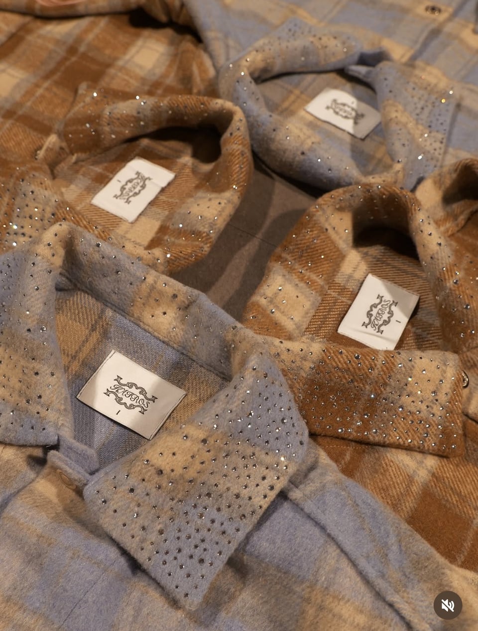 Crystal neck shirt (Brown)