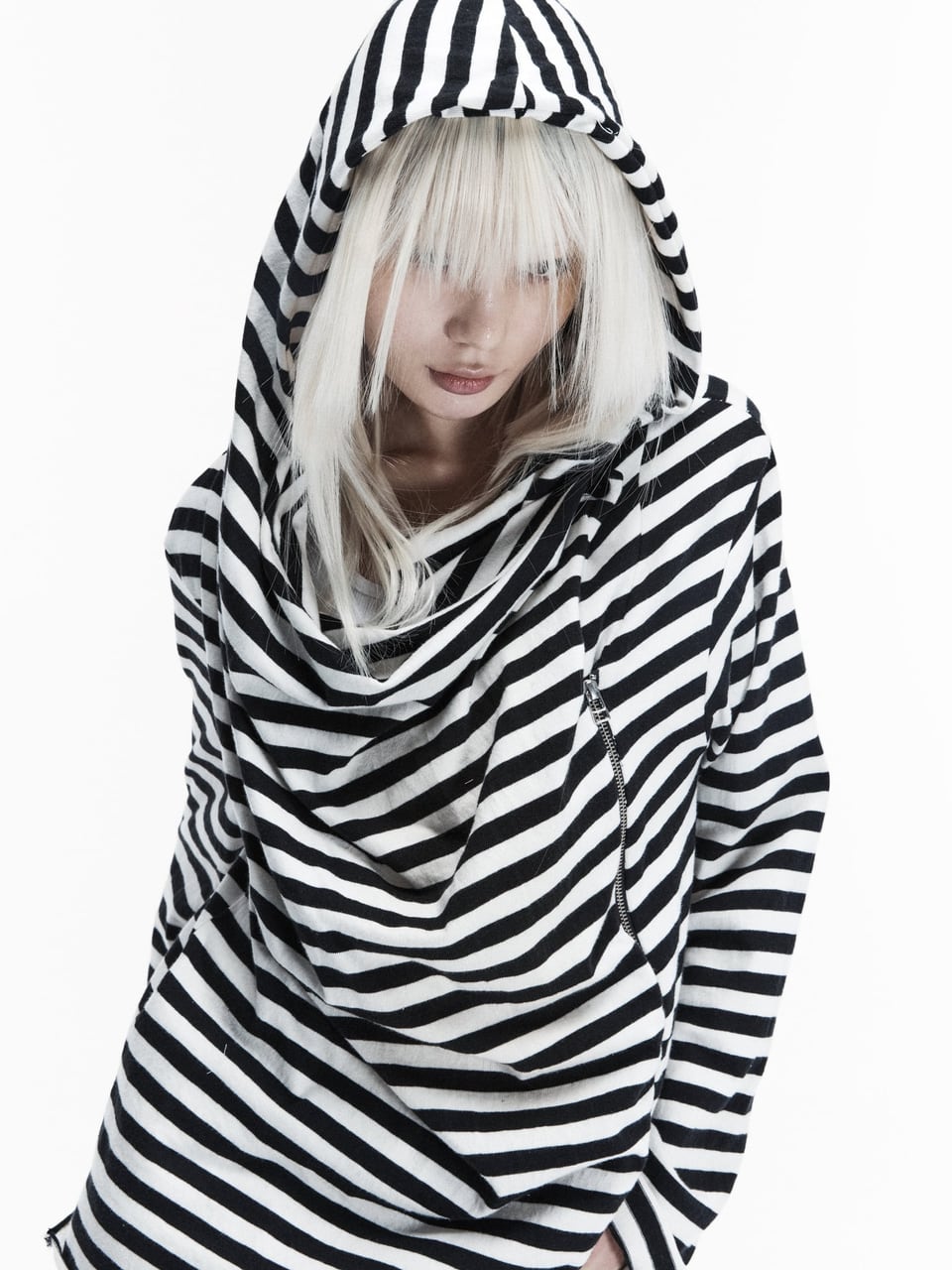 DRAPE ZIP-UP HOODIE (ZEBRA)