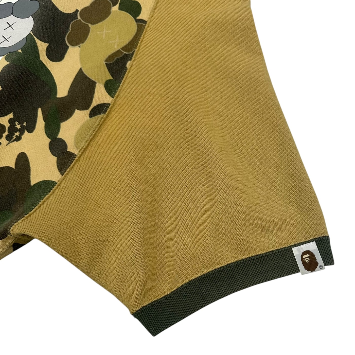 Bape x Kaws 1st Camo Bendy S/S Crewneck 상세 이미지 2