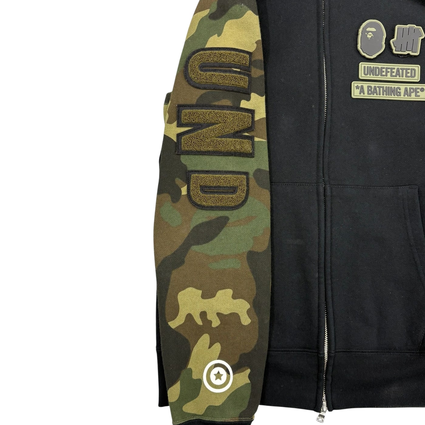 Bape X UNDEFEATED Camo Shark Zip Hoodie 상세 이미지 5