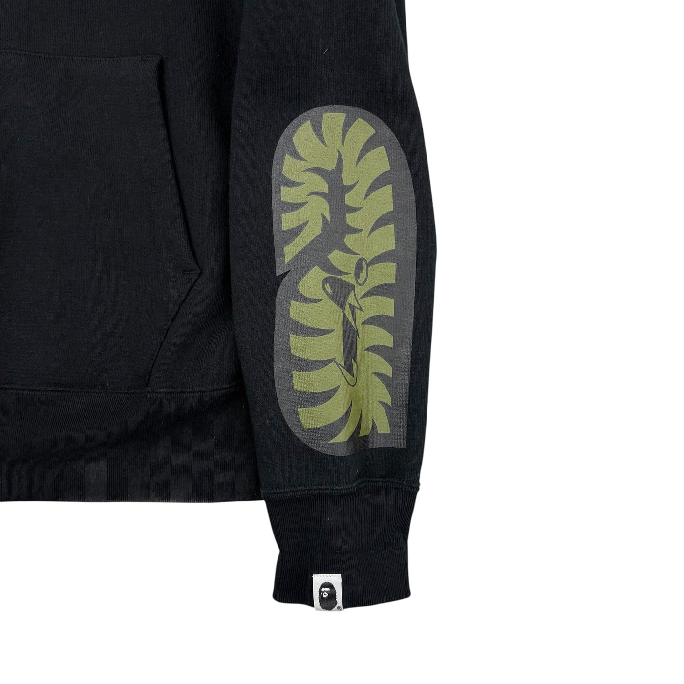 Bape X UNDEFEATED Camo Shark Zip Hoodie 상세 이미지 6