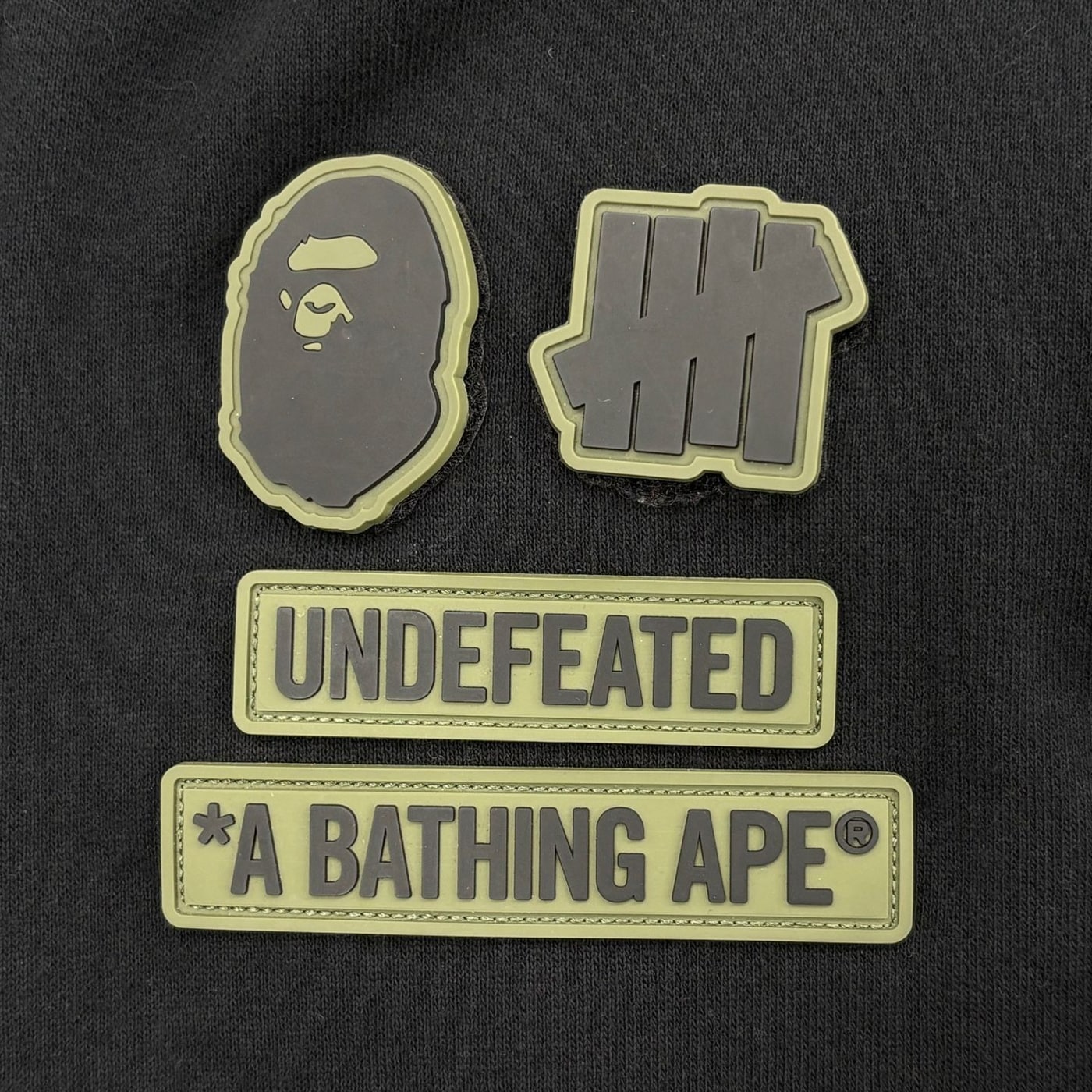 Bape X UNDEFEATED Camo Shark Zip Hoodie 상세 이미지 7