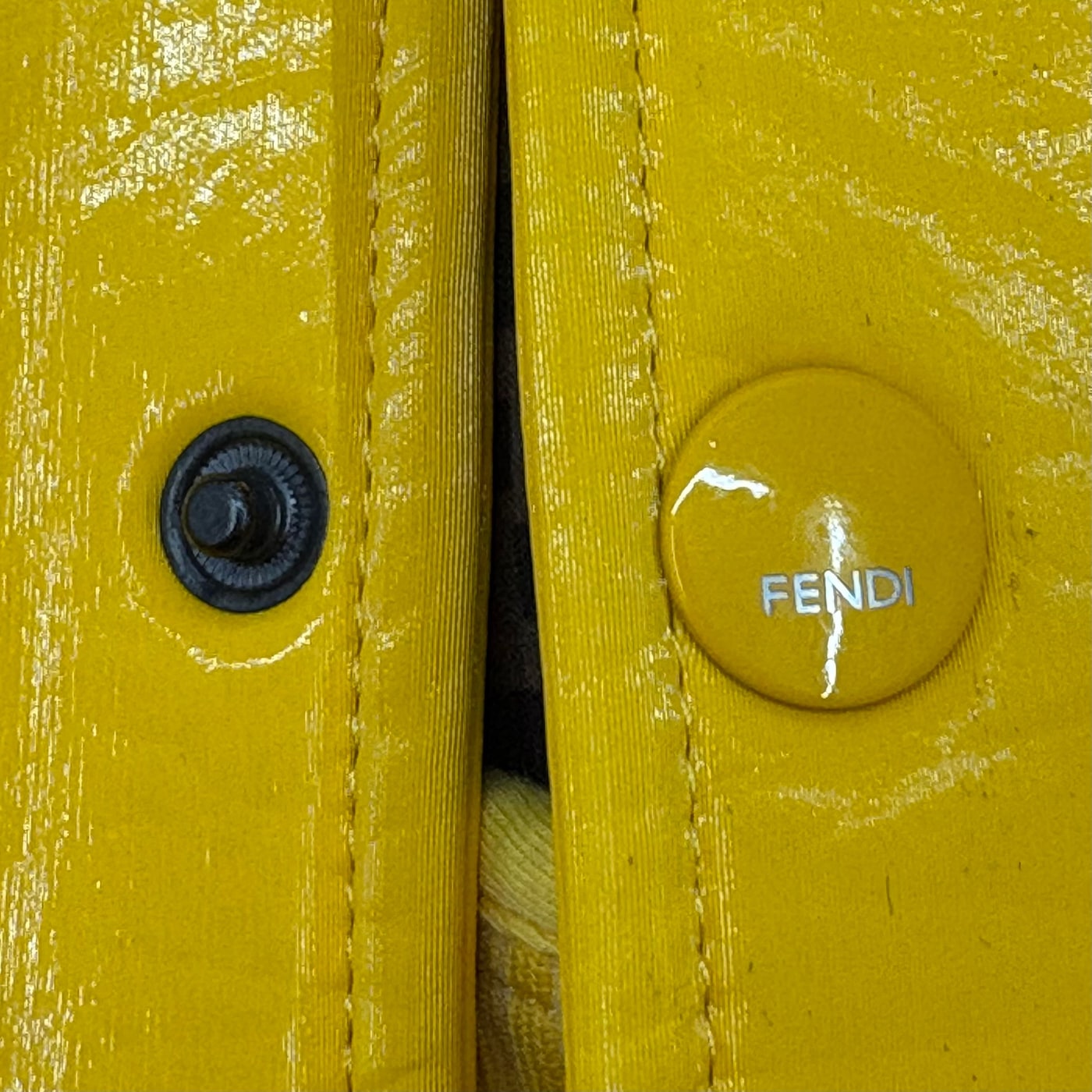 FENDI Shiny Yellow Bomber Jacket 상세 이미지 4