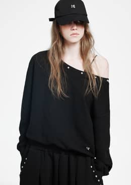 홀리 심볼 오프숄더 맨투맨 _ 블랙